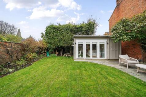 23 Main Road, Crick
