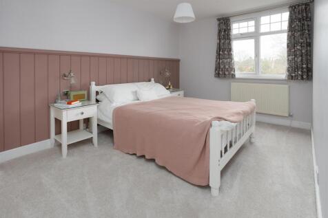 2 Barby Lane, RUGBY