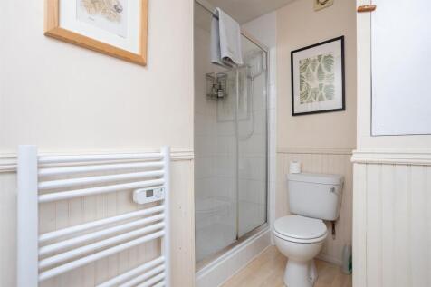 2 Barby Lane, RUGBY