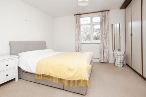 2 Barby Lane, RUGBY