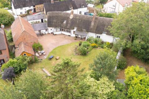 Greys Orchard, Barby