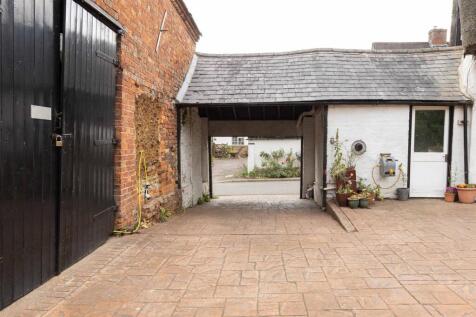 Greys Orchard, Barby
