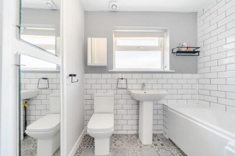 58 Everest Road, Rugby