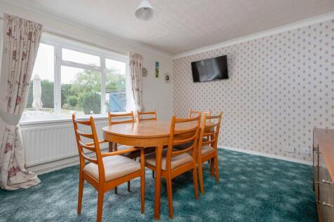 21 Lime Tree Avenue, Rugby