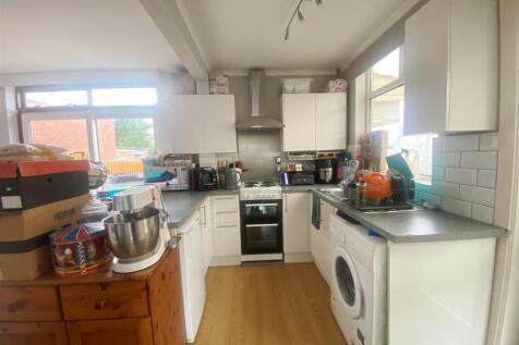27 Belmont Road, Rugby (19).jpeg