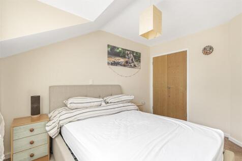 24 Stanier Court, Rugby