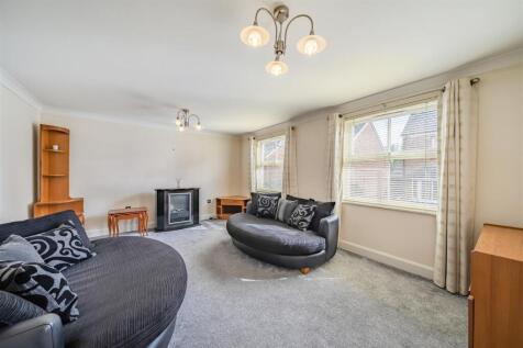 7 Rowe Close, Rugby