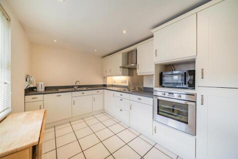 7 Rowe Close, Rugby