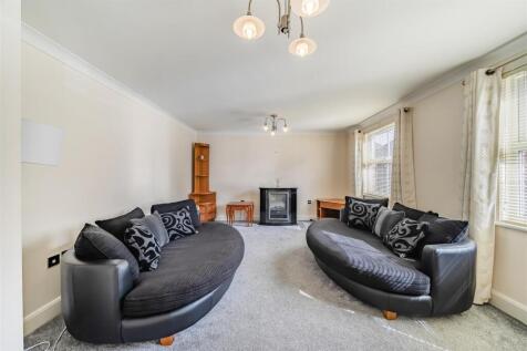 7 Rowe Close, Rugby