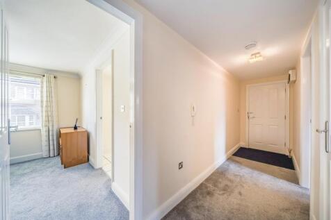 7 Rowe Close, Rugby