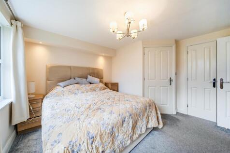 7 Rowe Close, Rugby
