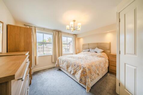 7 Rowe Close, Rugby