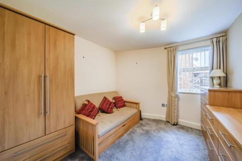 7 Rowe Close, Rugby