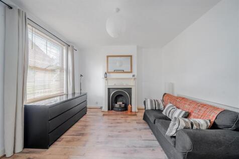 33 Lawford Lane