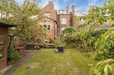 93 Clifton Road