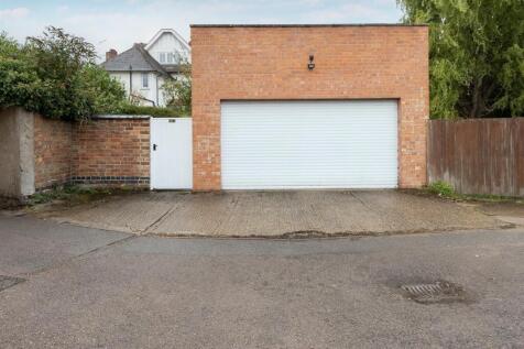 93 Clifton Road