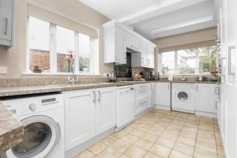 93 Clifton Road