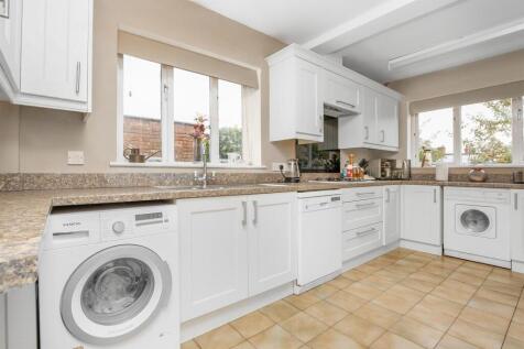 93 Clifton Road