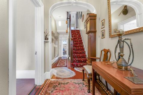 93 Clifton Road