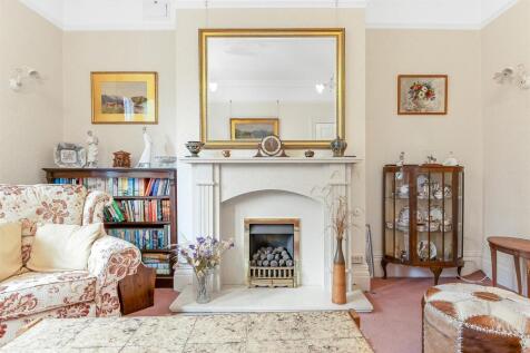 93 Clifton Road