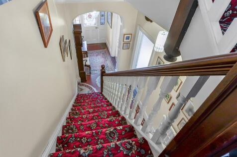 93 Clifton Road