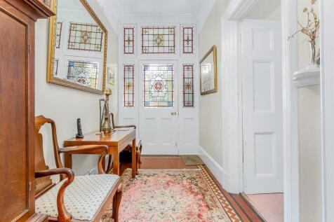 93 Clifton Road