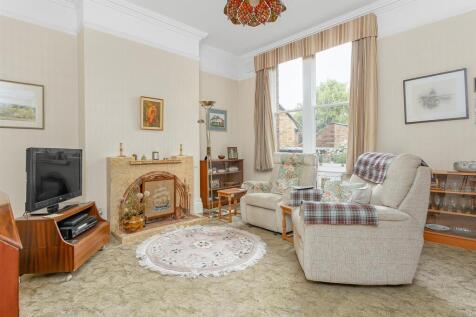 93 Clifton Road