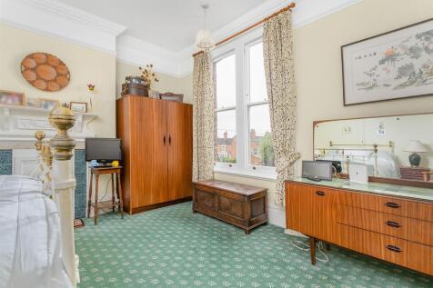 93 Clifton Road
