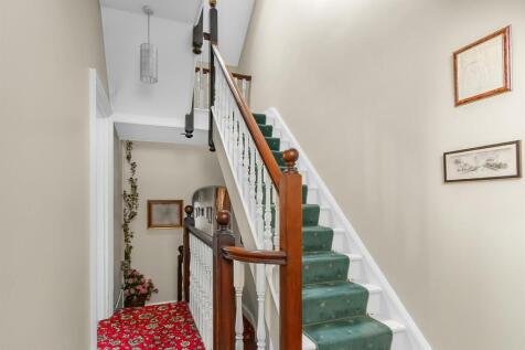 93 Clifton Road