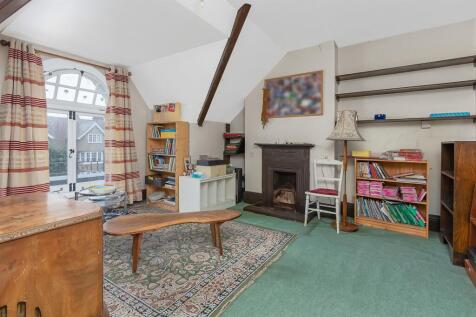93 Clifton Road