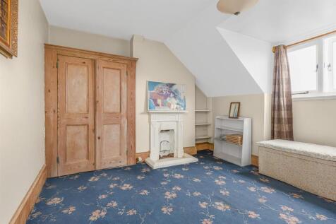 93 Clifton Road