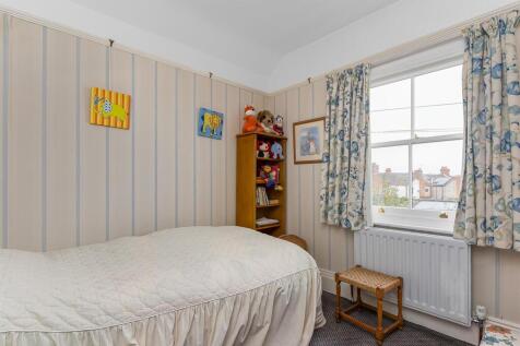 93 Clifton Road
