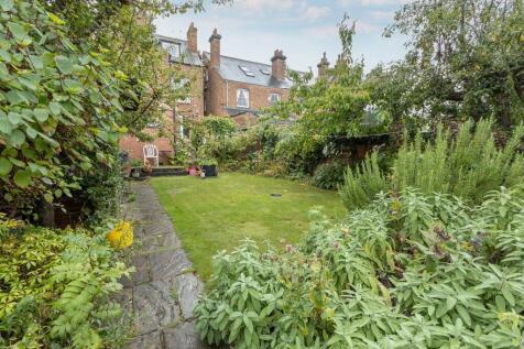 93 Clifton Road