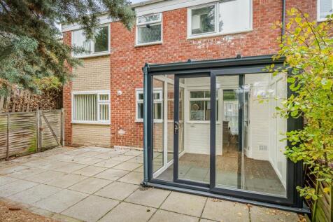 18 Cowan Close, Rugby