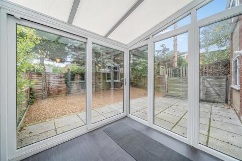 18 Cowan Close, Rugby