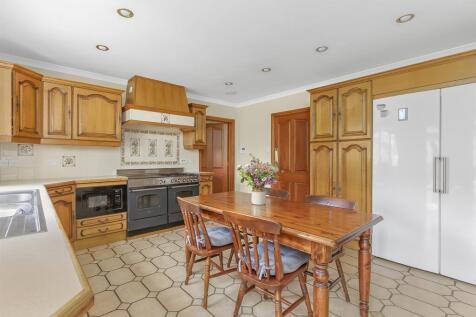 Home Close, Broadwell (14).jpg