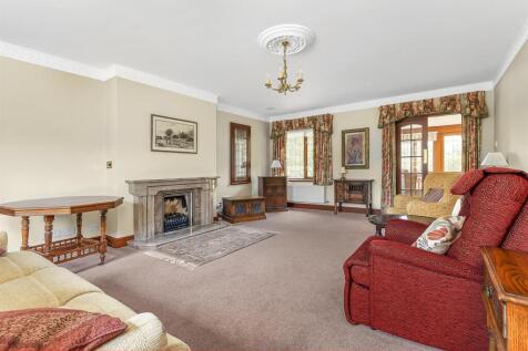 Home Close, Broadwell (11).jpg