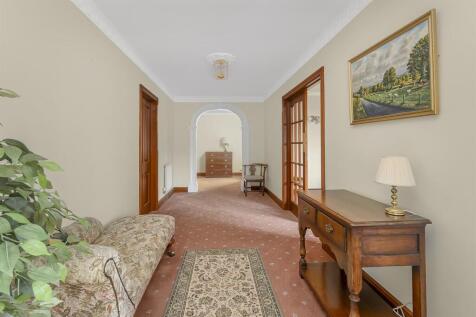 Home Close, Broadwell (18).jpg