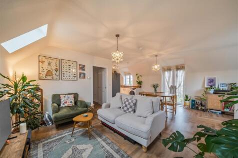 3 Rotary Close, Houlton (12).jpg