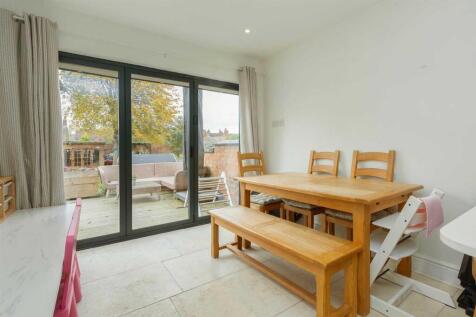 30 Regent Place, Rugby (34).jpg