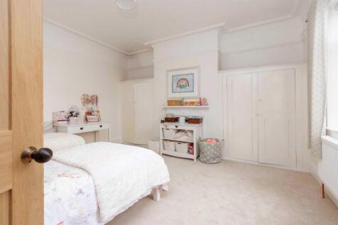 30 Regent Place, Rugby (16).jpg