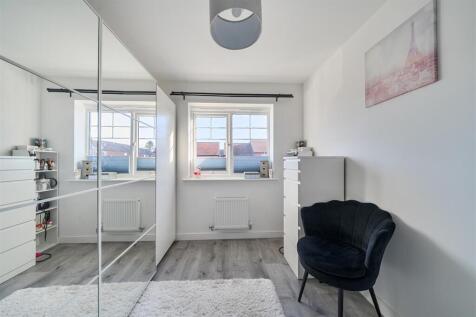 32 Ripon Way (7).jpg