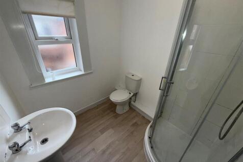 129a Clifton shower room.jpg