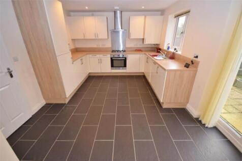 Kitchen 1.jpeg