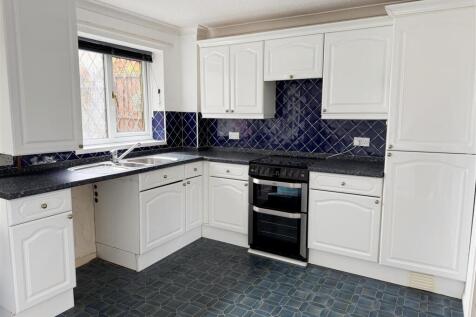 Kitchen 2.jpg