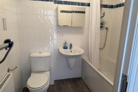 Family Bathroom.jpg