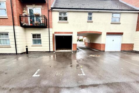 44 Stonechat Garage.jpg