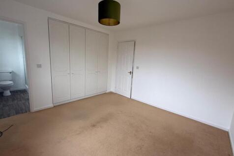 Bedroom 1.jpeg
