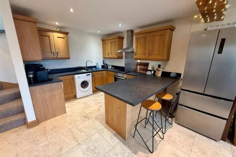 Dovecote Welford Kitchen.jpg