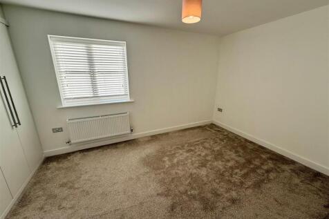 17 Foxglove Bedroom 2 (2).jpg